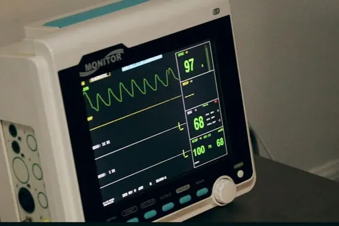 A heart monitor displays the heart rate and BP showing how cocaine affects blood pressure & heart health