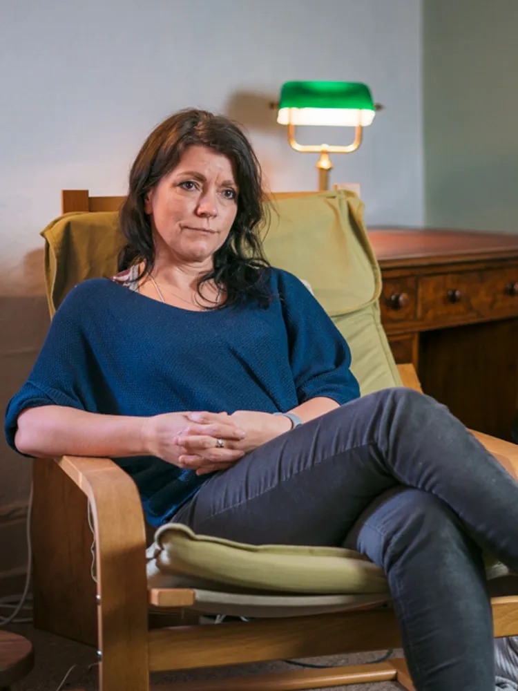 Jakana Rita Therapist for Rehabs UK facilitating group therapy